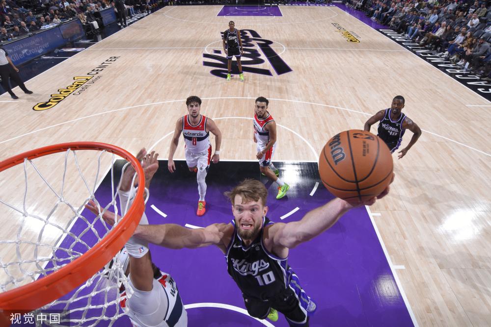 展现出稳健 展现出稳健