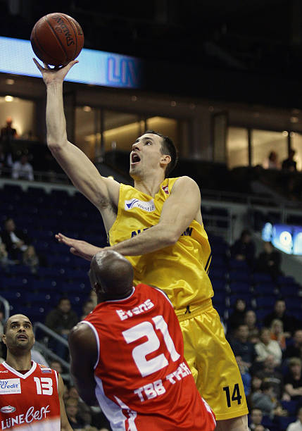 更大范围的 更大范围的