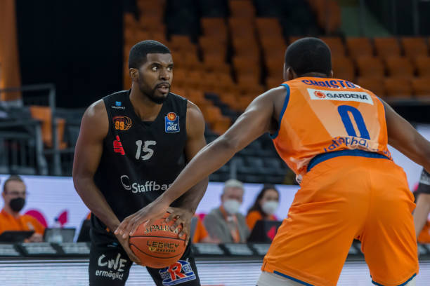 纽卡与佳夫 纽卡与佳夫